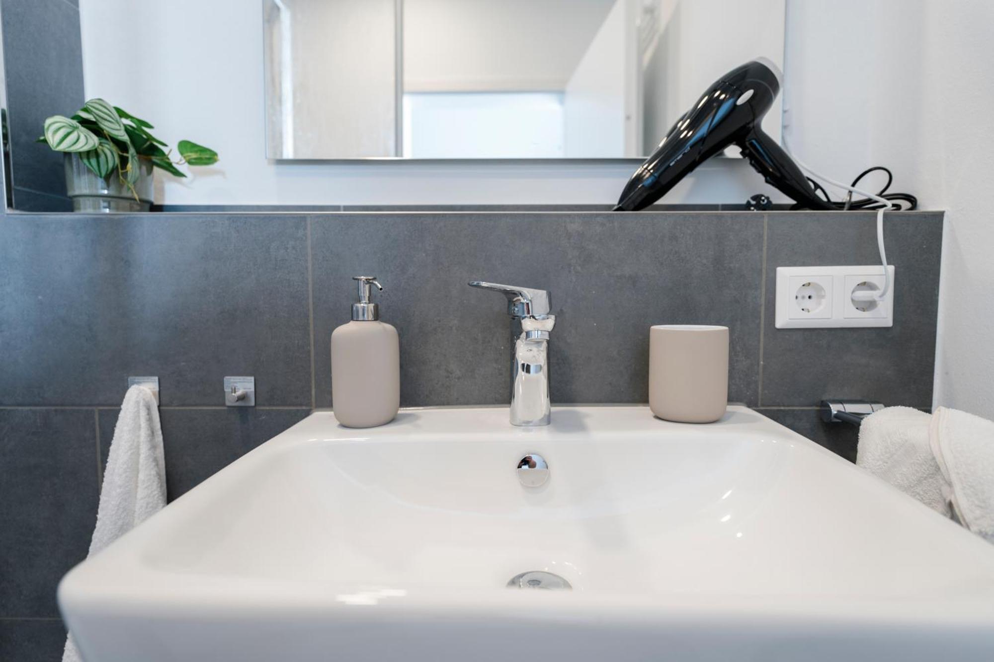 Kocasa-Apartments 02, Design, City-Center Boeblingen, Stellplatz, Balkon, Waipu-Tv Екстериор снимка